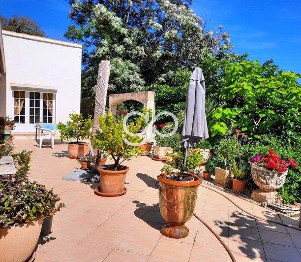 Image No.2-4 Bed House for sale