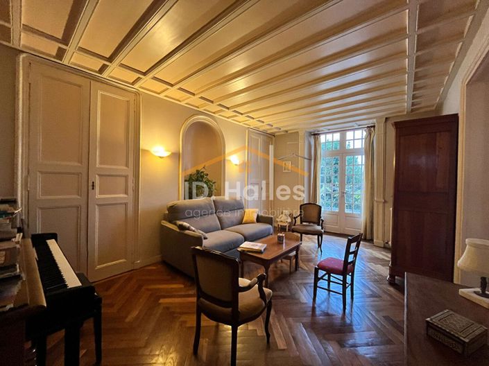 Image No.3-5 Bed House for sale