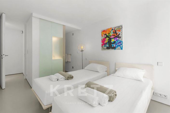 Image No.15-4 Bed House for sale