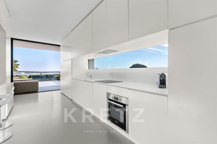 Image No.6-4 Bed House for sale