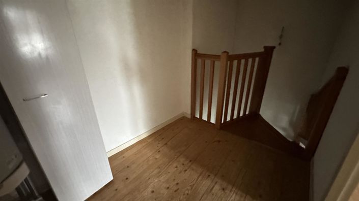 Image No.5-2 Bed House for sale