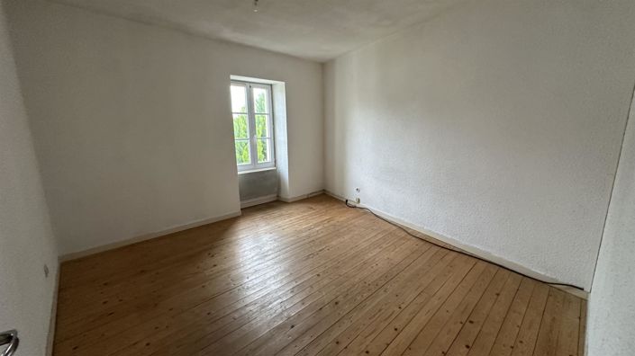 Image No.6-2 Bed House for sale