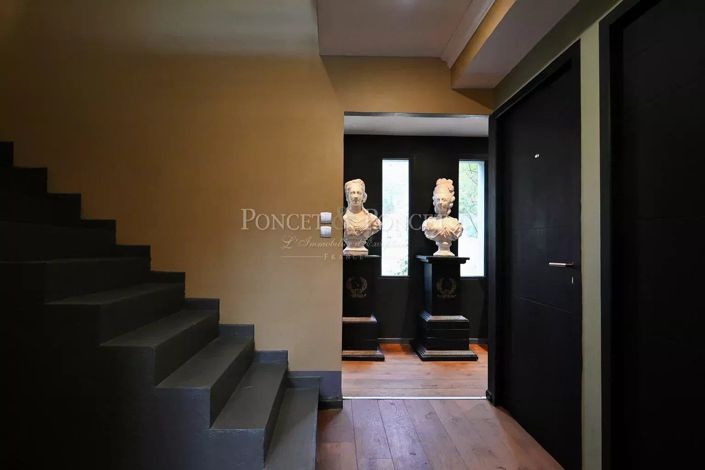 Image No.12-5 Bed House for sale