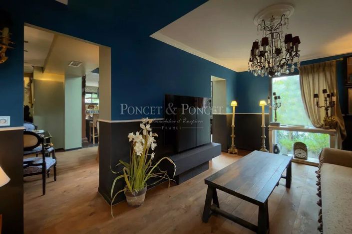 Image No.6-5 Bed House for sale