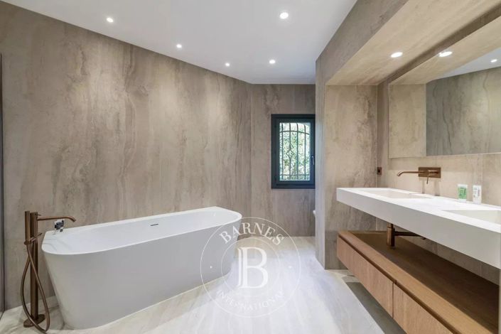 Image No.6-House for sale