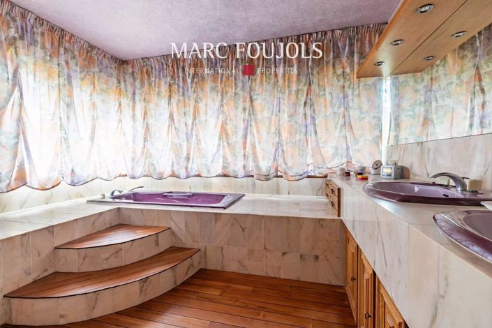 Image No.8-4 Bed House for sale