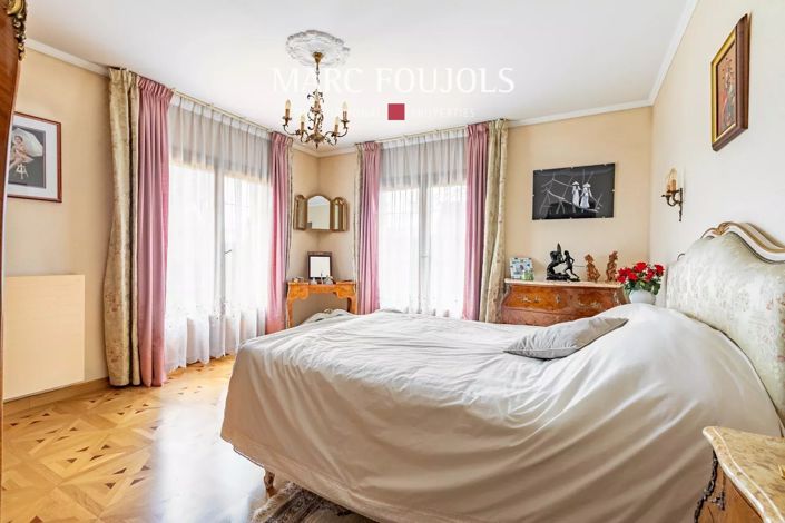 Image No.8-4 Bed House for sale