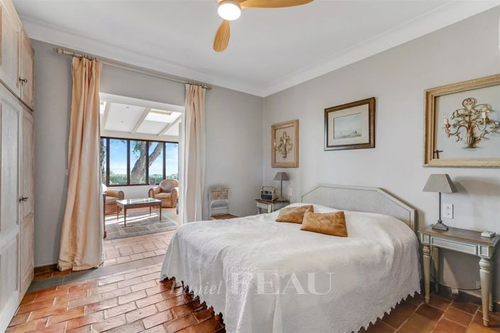 Image No.16-4 Bed House for sale