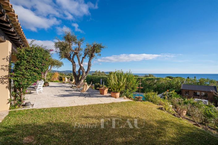 Image No.6-4 Bed House for sale