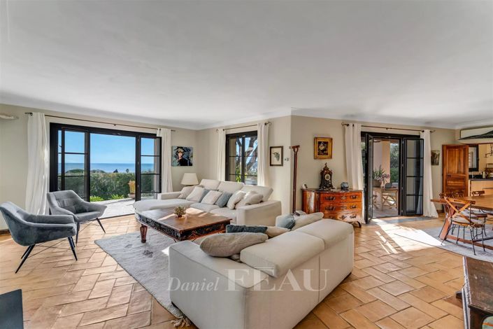 Image No.8-4 Bed House for sale