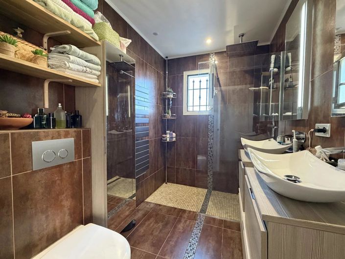 Image No.13-4 Bed House for sale