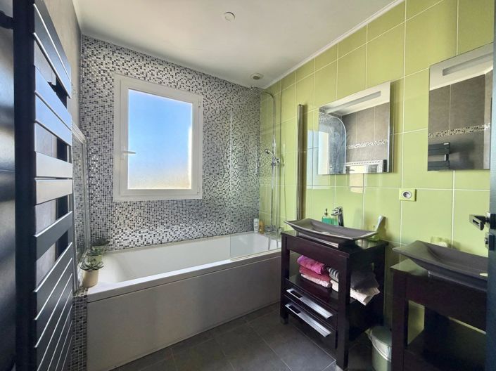 Image No.15-4 Bed House for sale