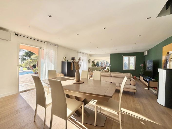 Image No.3-4 Bed House for sale