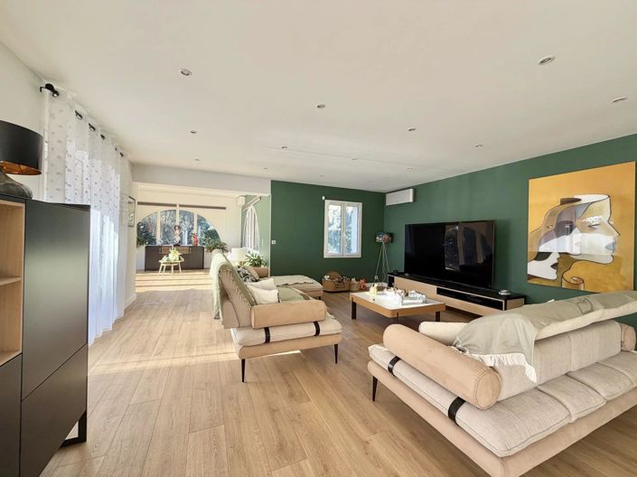 Image No.5-4 Bed House for sale