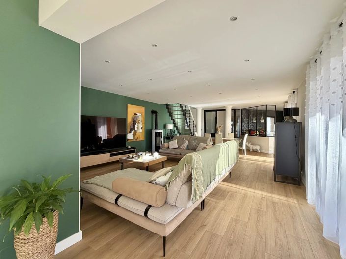 Image No.9-4 Bed House for sale