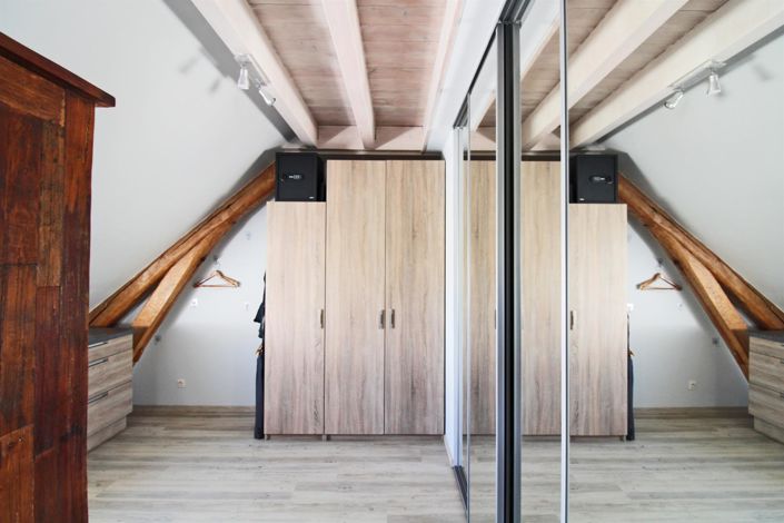 Image No.7-6 Bed House for sale