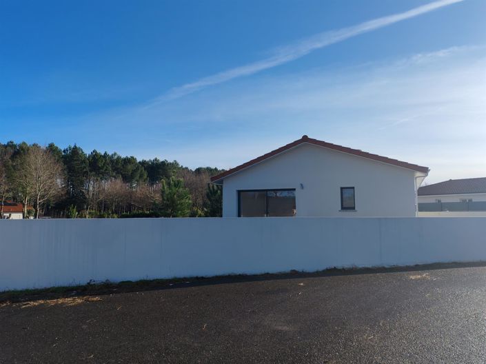 Image No.8-3 Bed House for sale