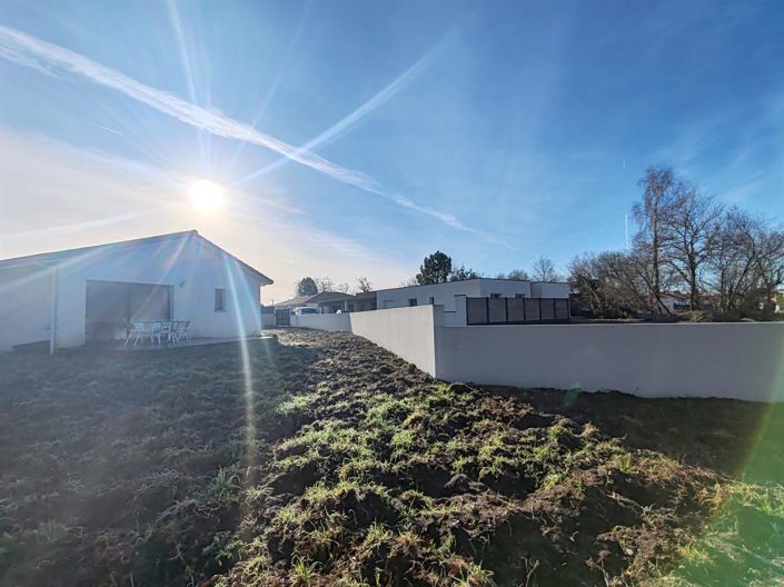 Image No.9-3 Bed House for sale