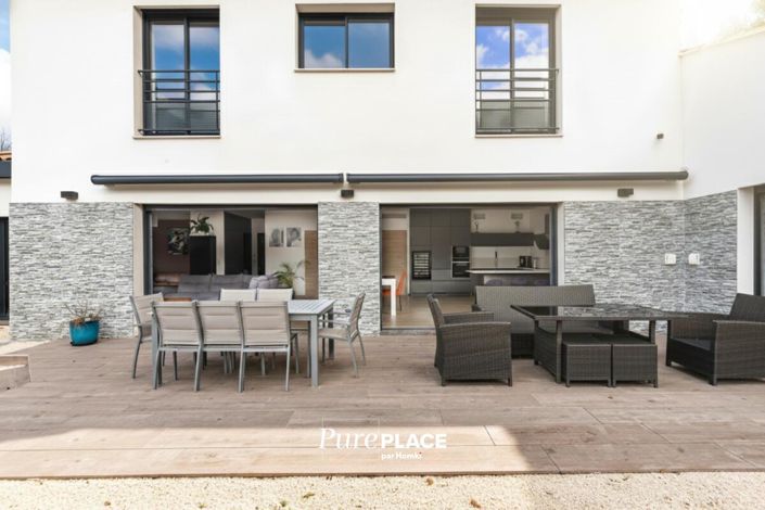 Image No.19-4 Bed House for sale