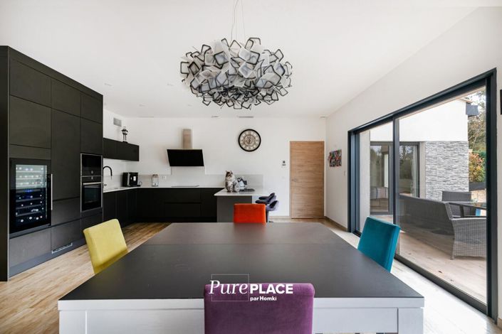 Image No.6-4 Bed House for sale