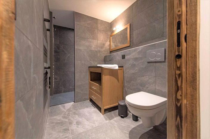 Image No.11-6 Bed Apartment for sale