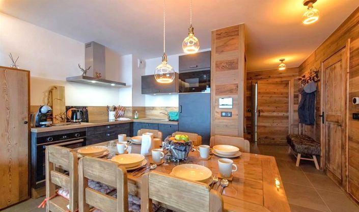 Image No.13-6 Bed Apartment for sale