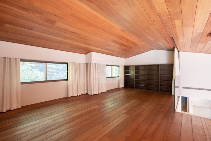 Image No.11-6 Bed House for sale