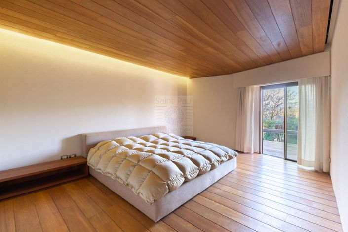 Image No.12-6 Bed House for sale