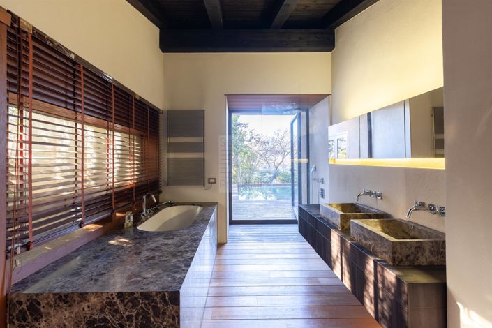 Image No.13-6 Bed House for sale