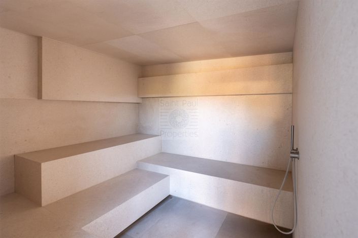 Image No.17-6 Bed House for sale