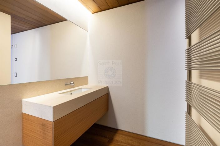 Image No.19-6 Bed House for sale