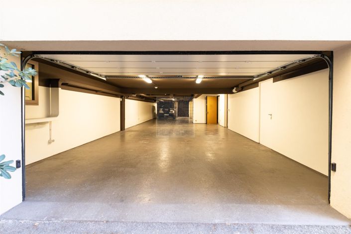 Image No.21-6 Bed House for sale