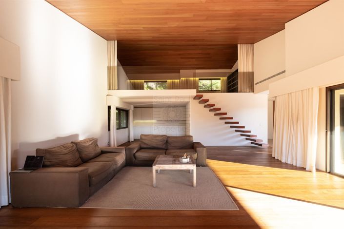 Image No.7-6 Bed House for sale