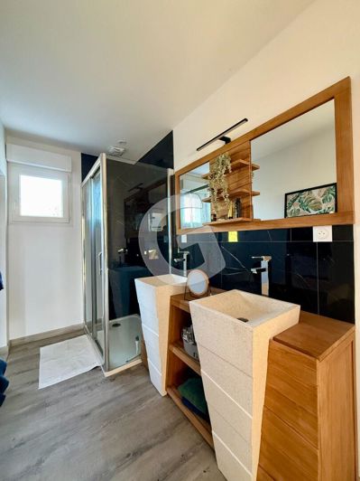 Image No.9-3 Bed House for sale