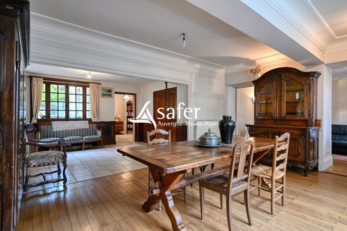 Image No.11-8 Bed House for sale