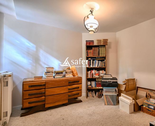 Image No.16-8 Bed House for sale