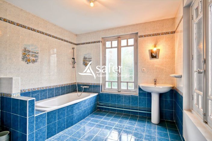 Image No.17-8 Bed House for sale