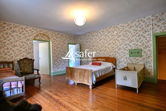 Image No.20-8 Bed House for sale