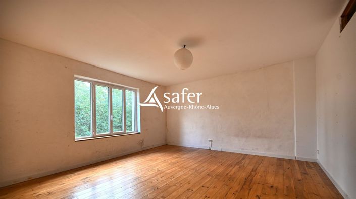 Image No.22-8 Bed House for sale