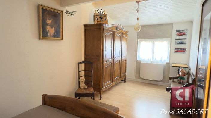 Image No.9-4 Bed House for sale