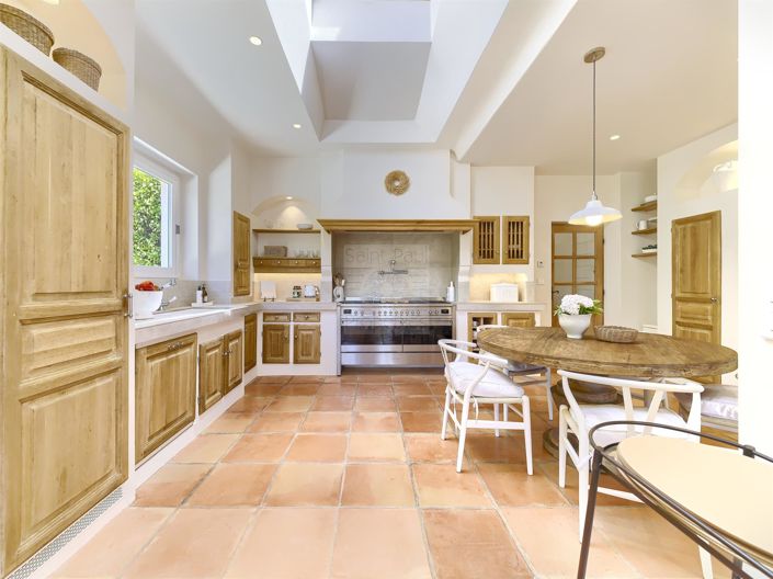 Image No.13-5 Bed House for sale