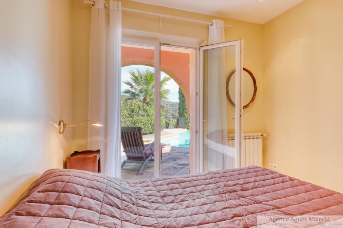 Image No.11-5 Bed House for sale