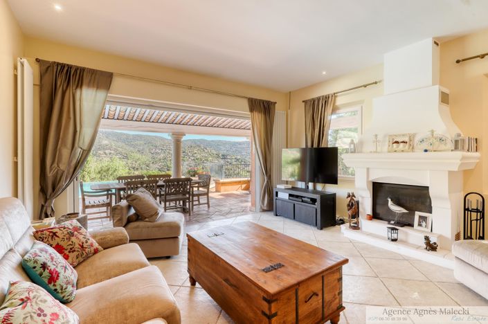 Image No.5-5 Bed House for sale