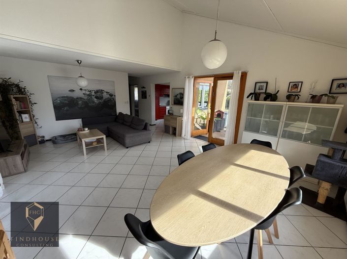 Image No.3-3 Bed House for sale