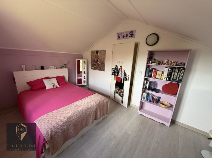 Image No.8-3 Bed House for sale