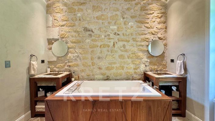 Image No.12-7 Bed House for sale