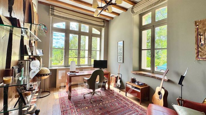 Image No.8-7 Bed House for sale