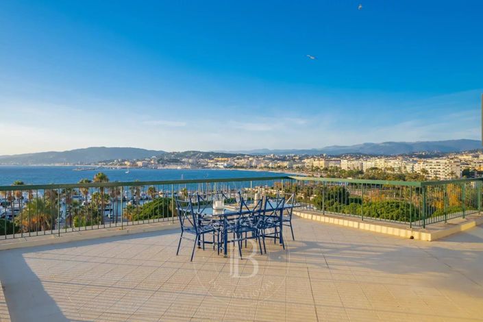 Image No.8-3 Bed Apartment for sale