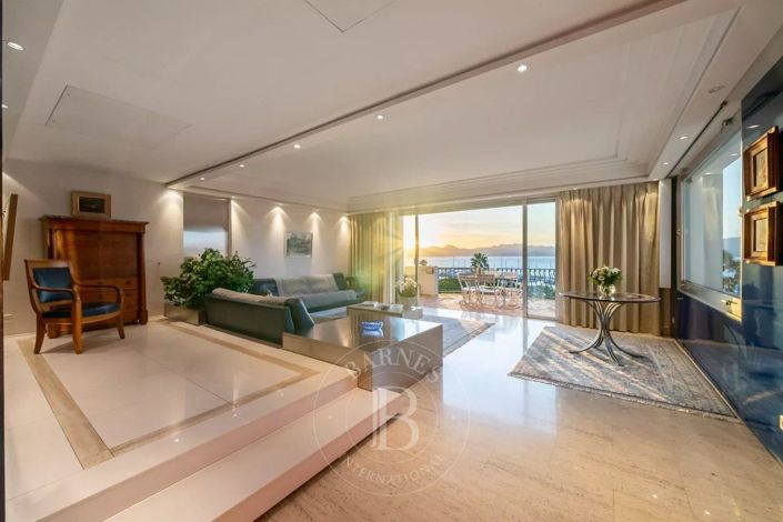 Image No.9-3 Bed Apartment for sale