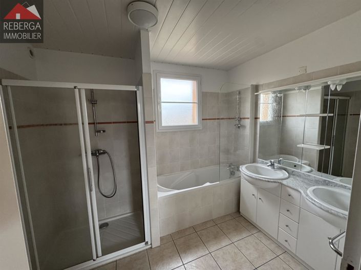 Image No.24-Maison de 3 chambres à vendre à Pont-de-Larn